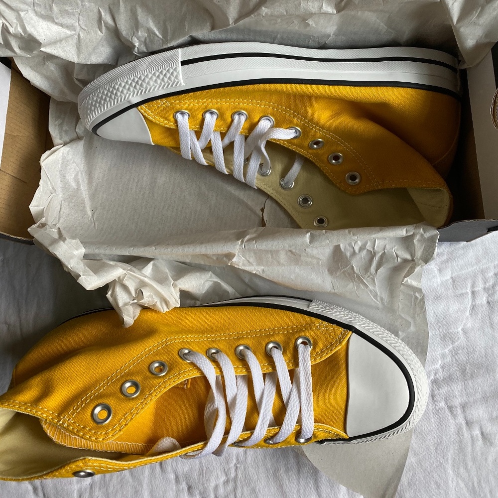 Gold Converse